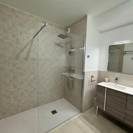 225, Coral A La De La Conque Agde