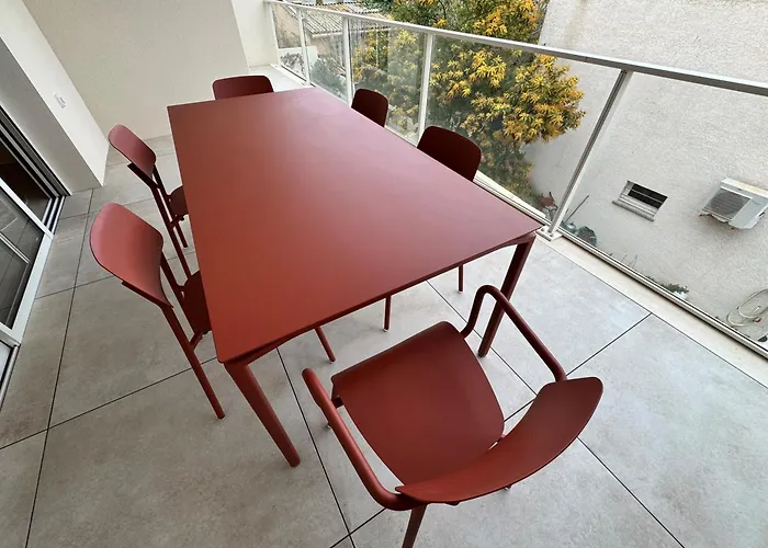 225, Coral A La De La Conque * Agde